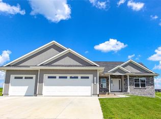 1600 Heartland St, Fairfax, IA 52228