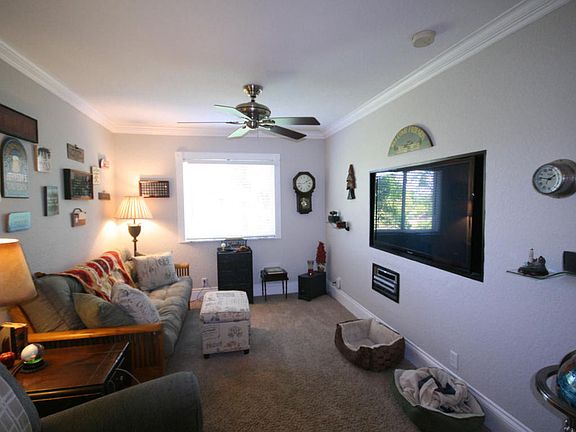 3rd image of 3078 N Evergreen Cir