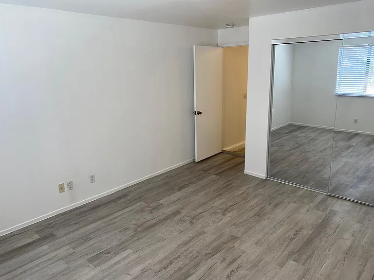 219 Sagamore St — Photo 2