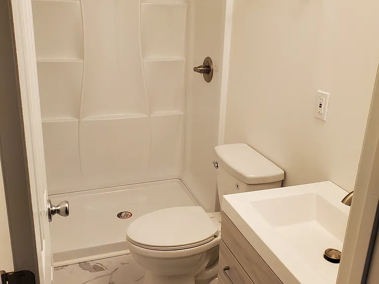 1042 McMillan St NW — Photo 8