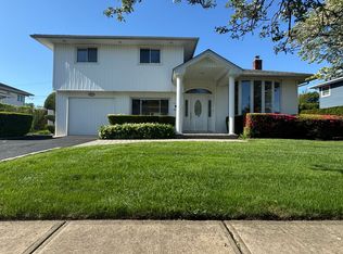 371 White Birch Ln, Jericho, NY 11753