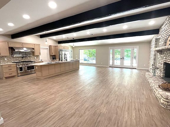 4th image of 122 West Ln