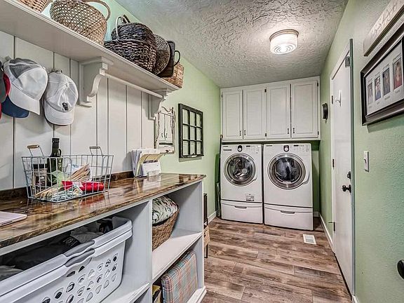5th image of 4718 W Country Club Dr