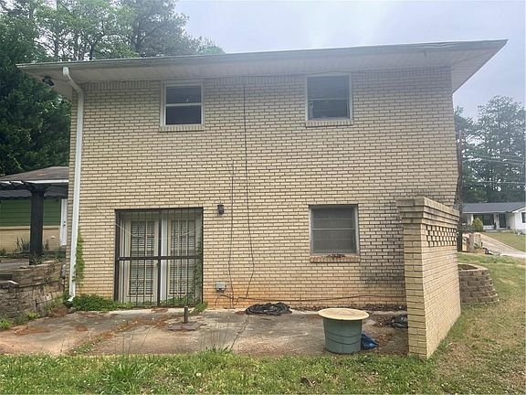 3rd image of 1142 Hilburn Dr SE