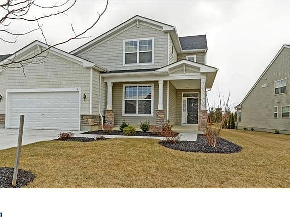 4th image of 8 Wesley Dr