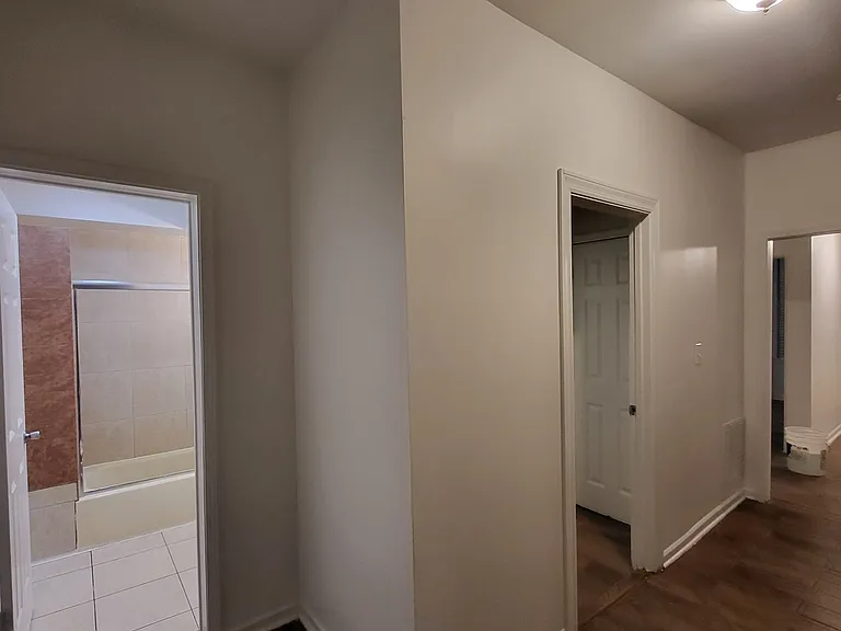 3217 W 38th St #2 — Photo 10