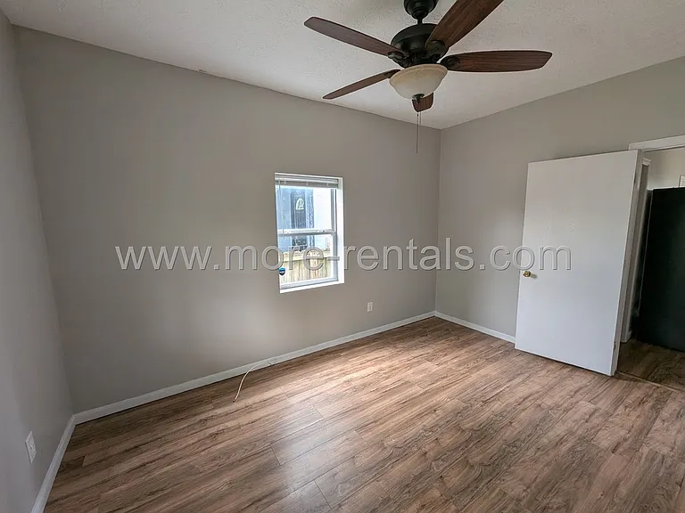 554 E Gates St — Photo 10