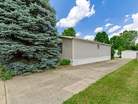 2nd image of 30 Lodgewood Dr