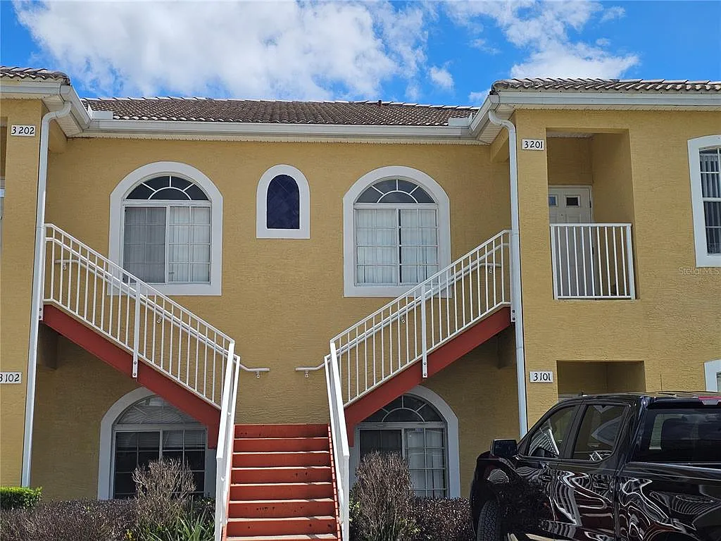 2 bed, 2.0 bath, 981 sqft, $1,450 — Photo 1