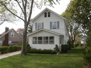 1626 Maple Dr NW, Cedar Rapids, IA 52405