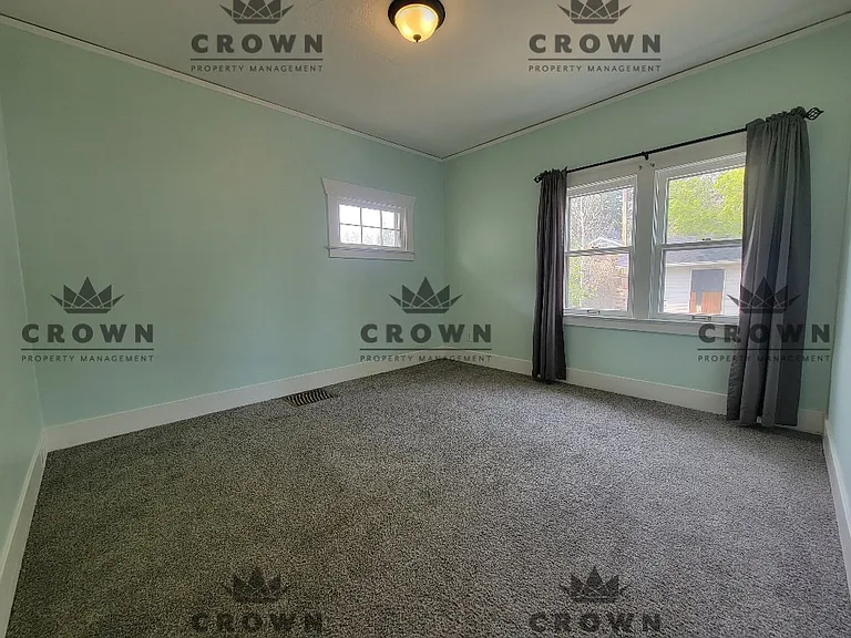 210 E Pershing Blvd #A — Photo 14