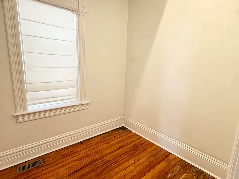 911 N Winchester Ave #1F — Photo 15
