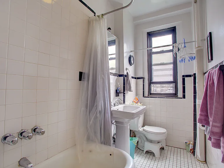 158 W 81st St #83 — Photo 5
