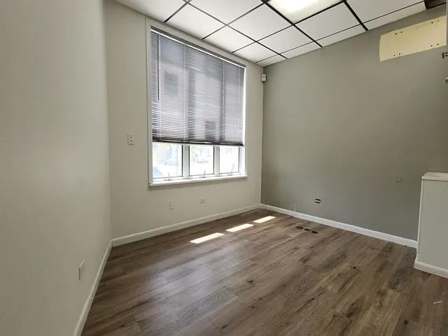 5968 Grand Ave — Photo 7