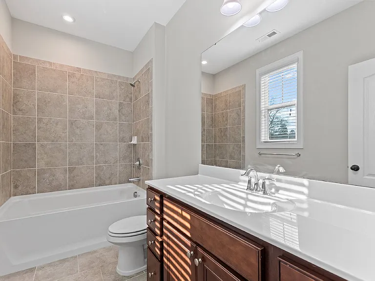 3828 Hickory Manor Dr — Photo 41