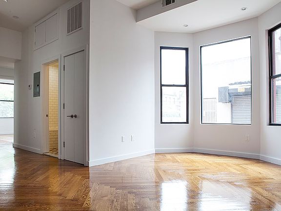 Living Room Bay Windows