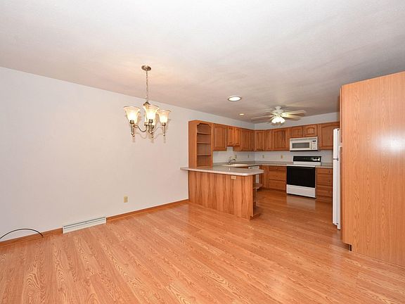 5th image of 293 N Mountin Dr