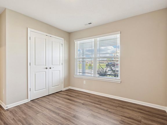 2nd image of 922 Lotus Dr