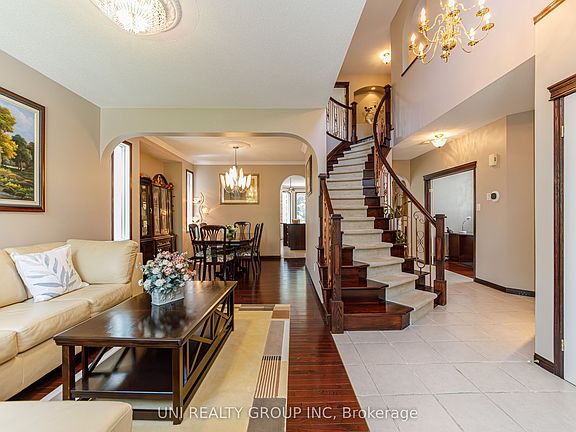 5th image of 11 Langford Cres