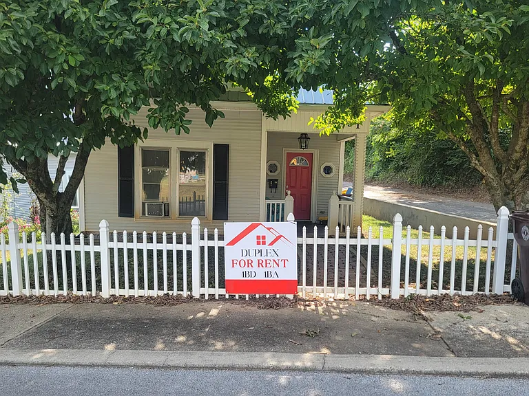 200 Jacksboro St — Photo 1