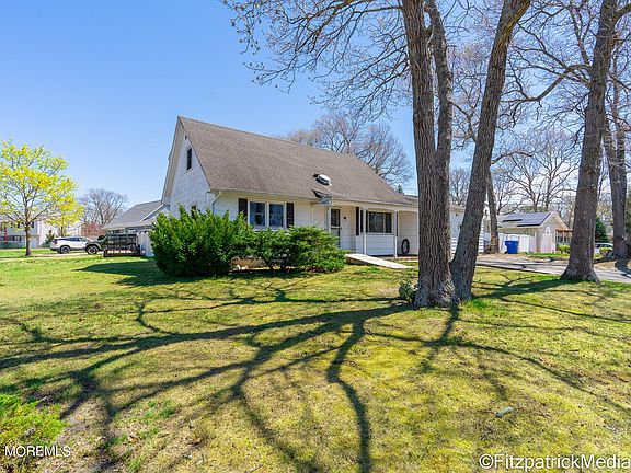 3rd image of 85 Beechtree Drive