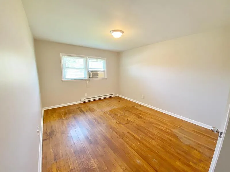 2 bed, 1.0 bath, 780 sqft, $1,100 — Photo 3