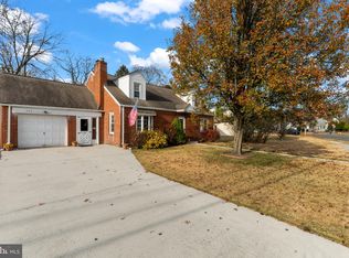 111 Norcross Cir, Hamilton, NJ 08619