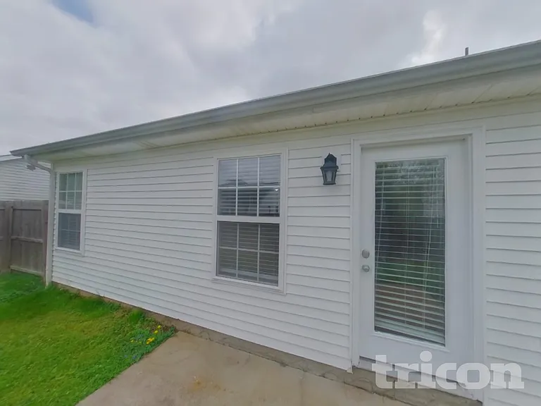 1258 Tiree Dr — Photo 14
