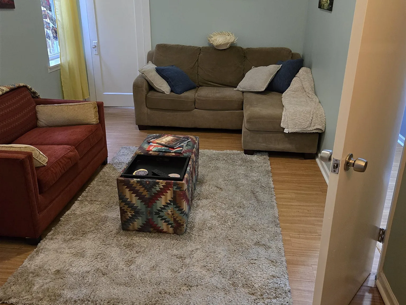 2 bed, 1.0 bath, 900 sqft, $2,090 — Photo 3