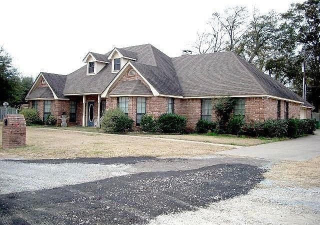 1st image of 108 Wildflower Ln
