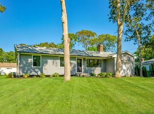 47 Neptune Ave, Hampton Bays, NY 11946