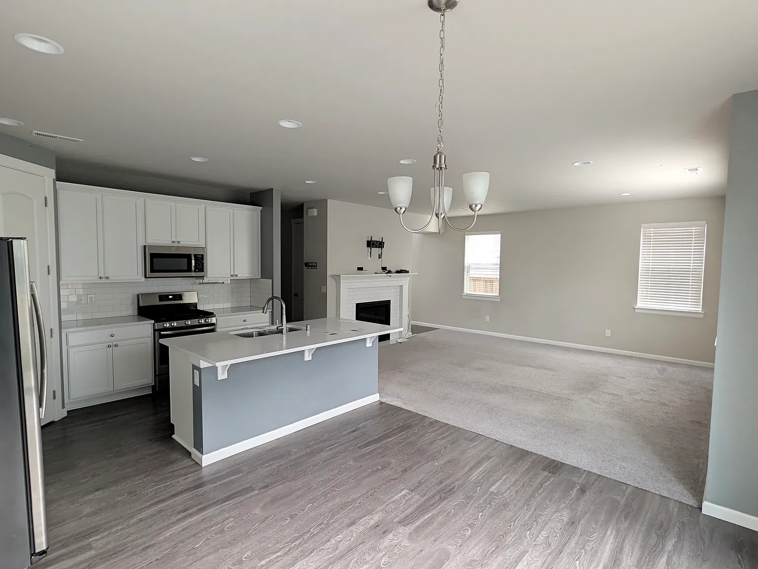 3 bed, 2152 sqft, $2,850 — Photo 2