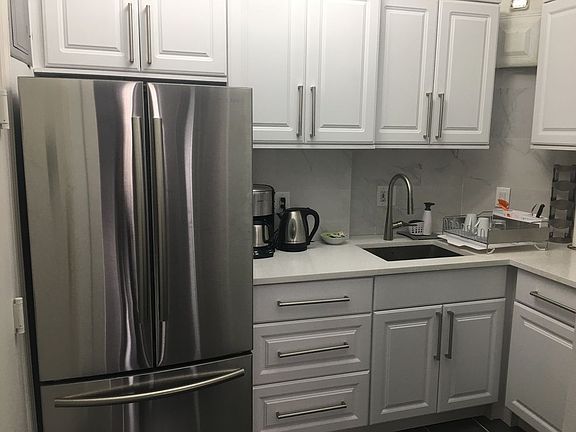 4th image of 7 W 82nd St #3