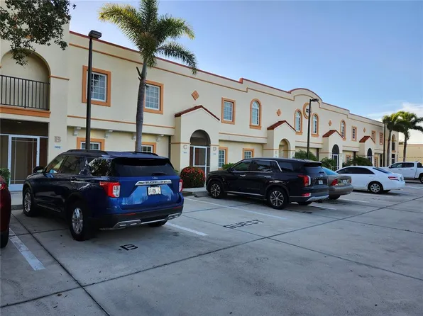 1216 Rio De Janeiro Ave #301, Punta Gorda, FL 33983