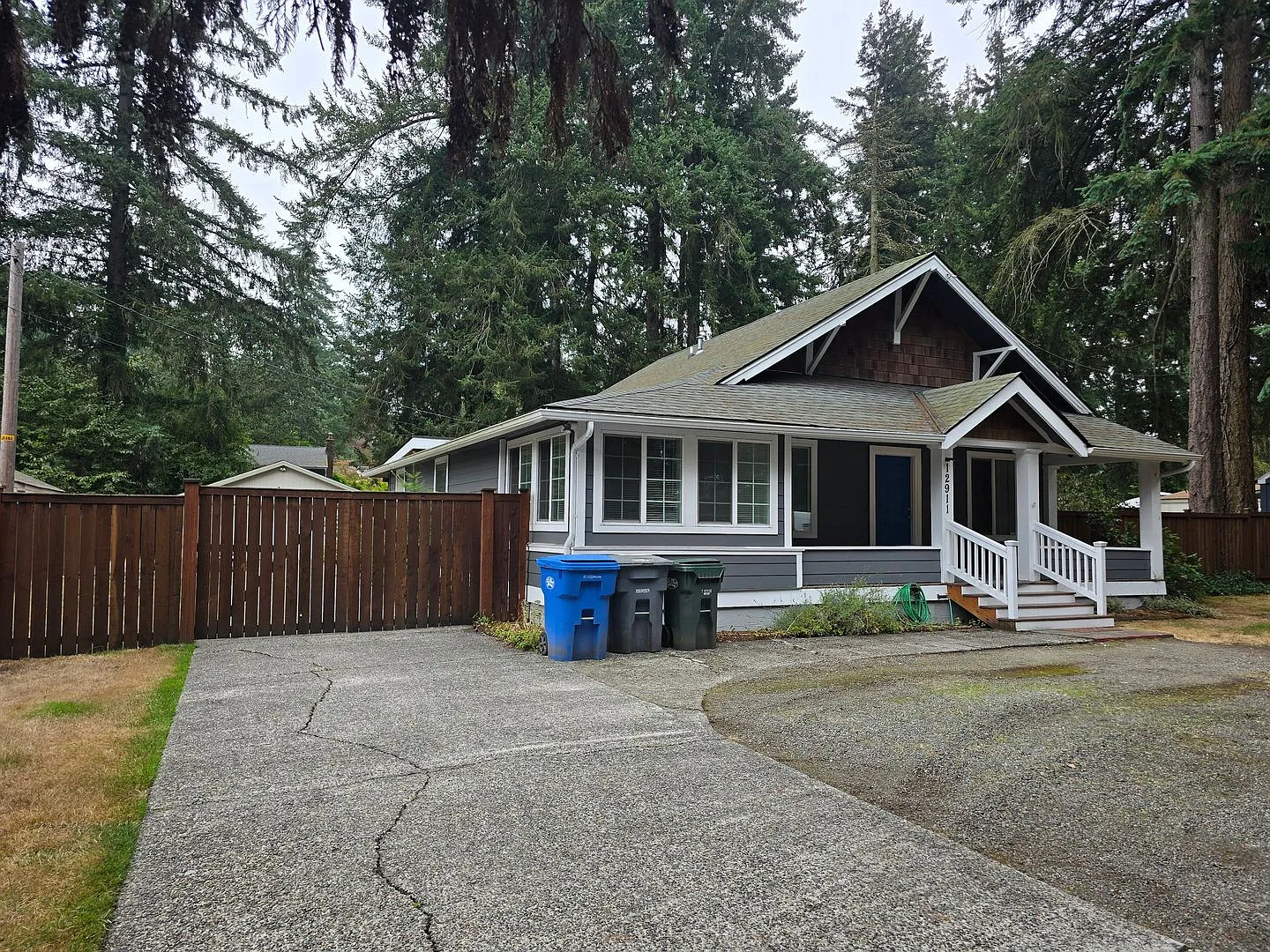 4 Bedroom in Convenient Lakewood Location! — Photo 1