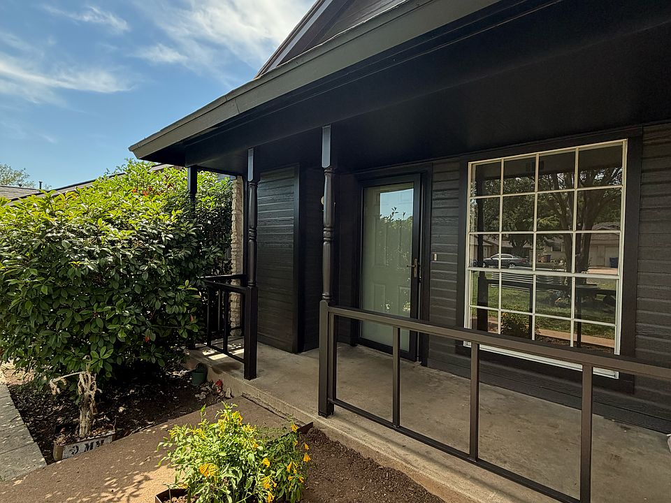 Unit B Entrance