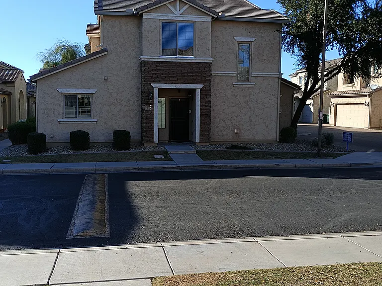 2348 N 84th Dr — Photo 3