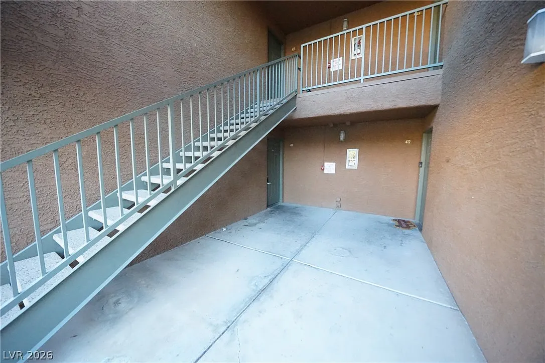 1 bed, 1.0 bath, 687 sqft, $1,240 — Photo 3