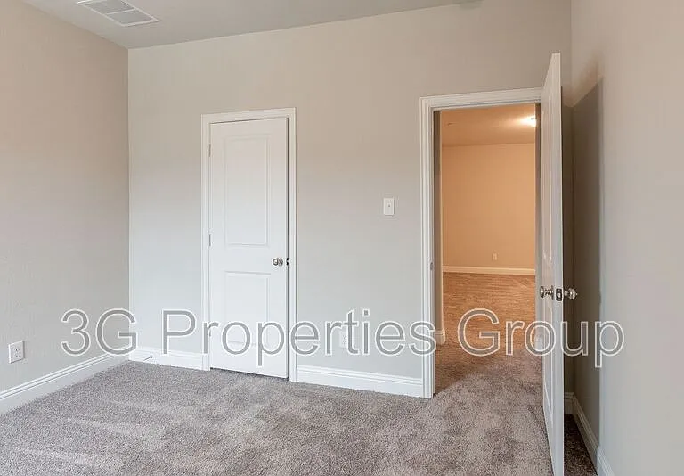 913 Ponds Edge Ln — Photo 25
