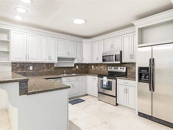 5th image of 10640 SW 77th Ave #10640