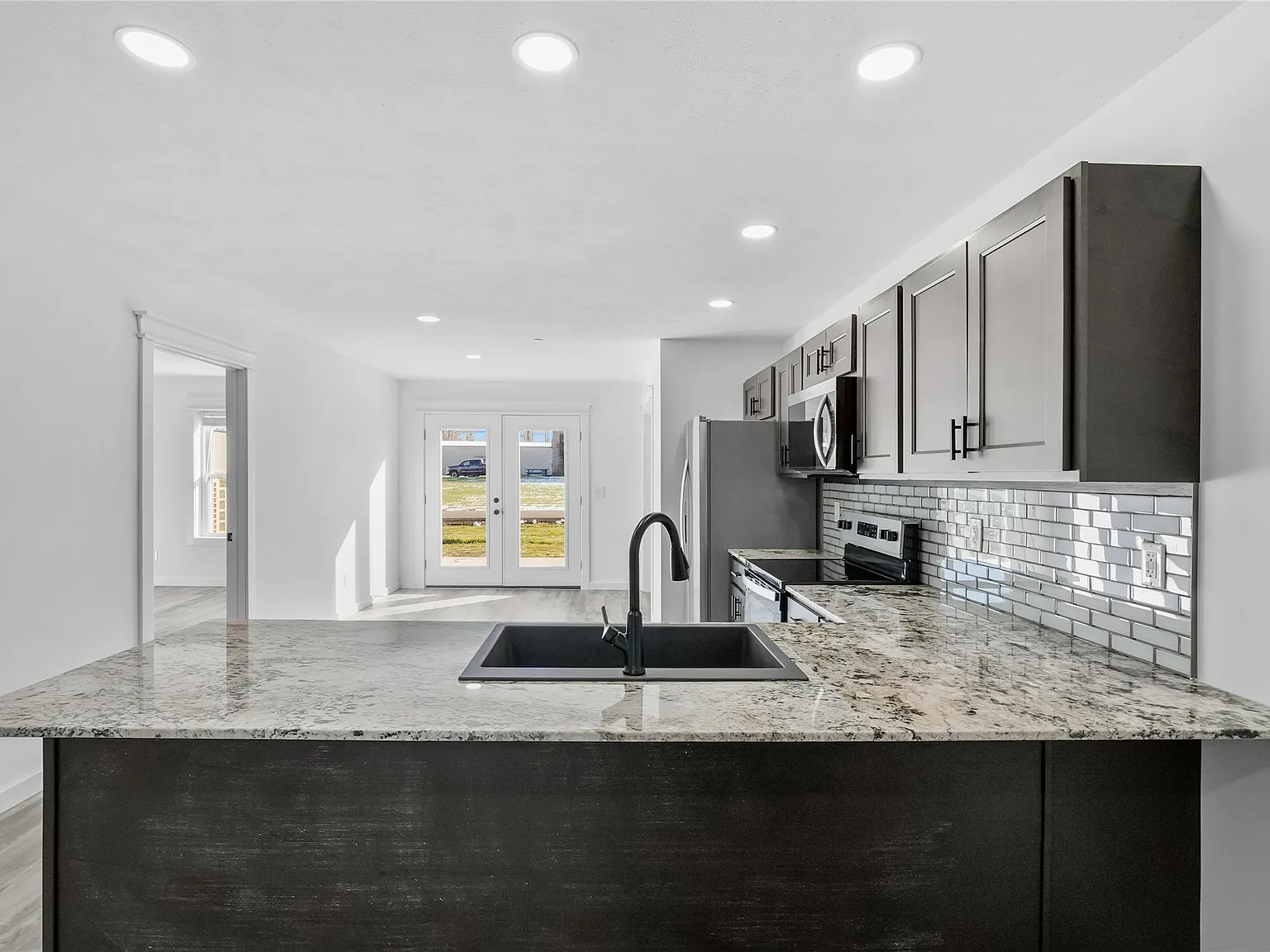 2 bed, 1.5 bath, 1150 sqft, $1,450 — Photo 3