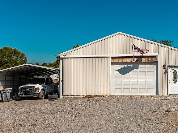 3rd image of 531 Governor Hall Rd