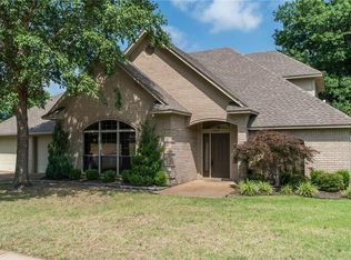 10600 Jenny Lind Rd, Fort Smith, AR 72908