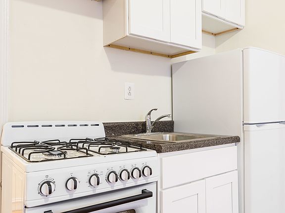4th image of 20 Seaman Ave #A2