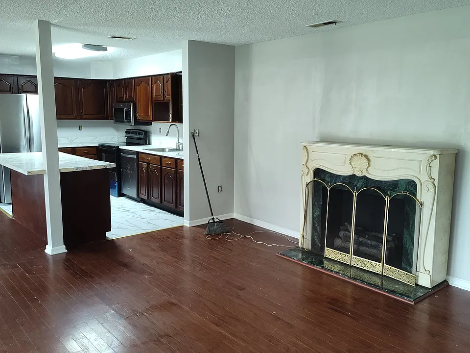 8207 Tamarron Dr #8207