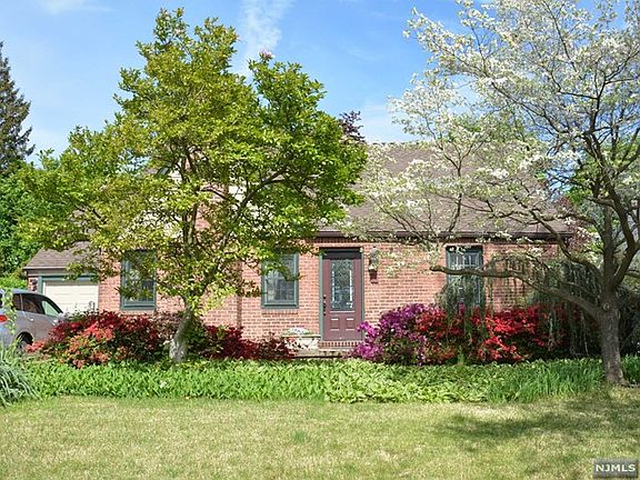 2nd image of 87 Fair Lawn Parkway