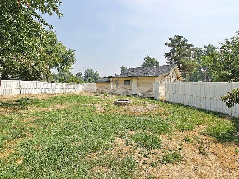 1119 Lincoln Ave — Photo 24