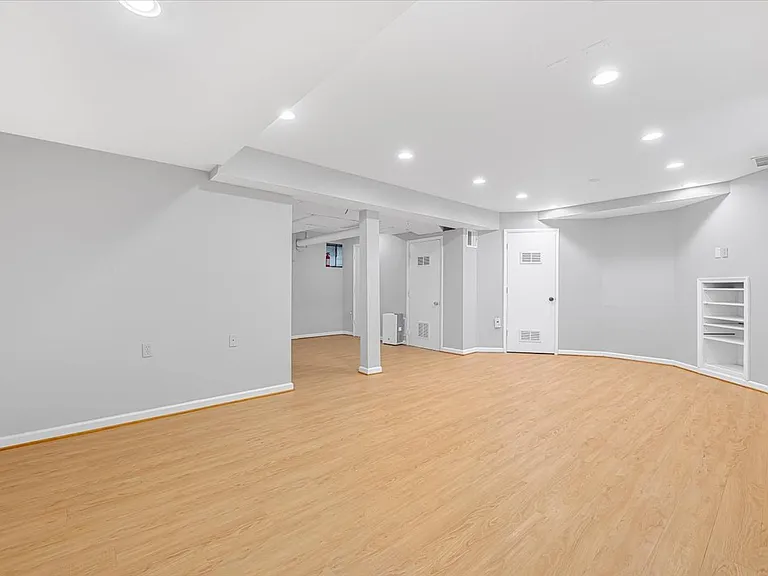 9514 Edgeley Rd — Photo 34
