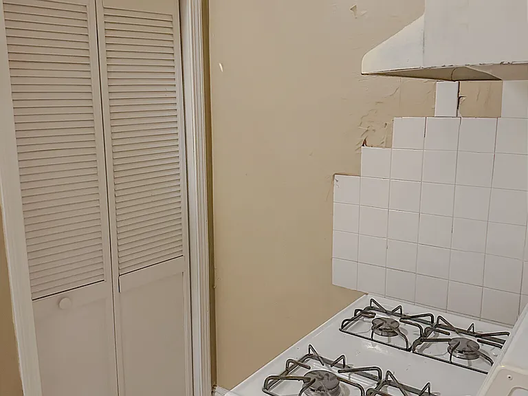 74 Egmont St #6 — Photo 7