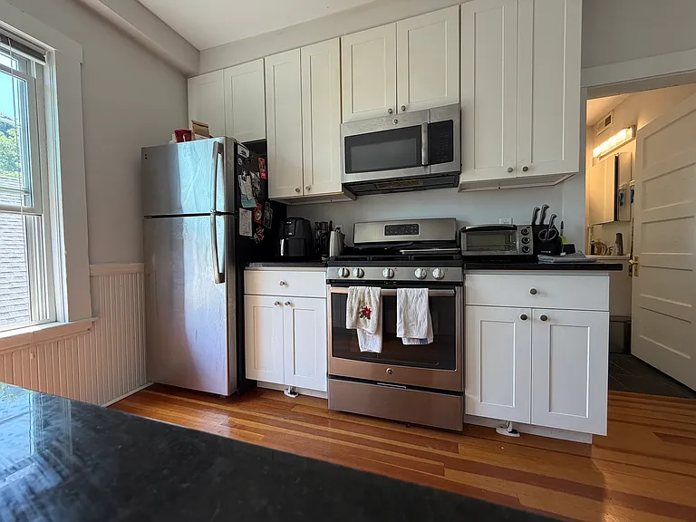 37 Magoun St #3 — Photo 6